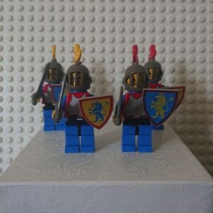 LEGO Lion Knights Minifigures with Swords and Shields (x4) - Castle